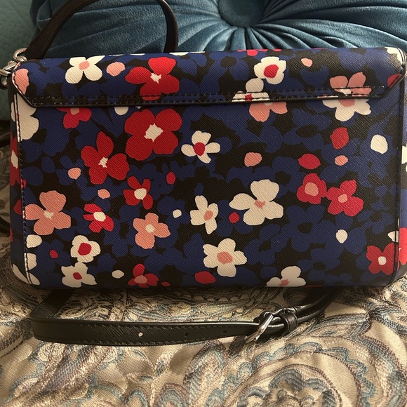 Kate Spade New York Vase Floral Duet Crossbody | Brixton Baker Kate Spade Floral Crossbody Bag - Blue and Red